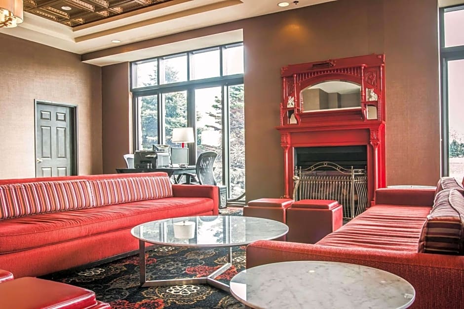 Shoreline Inn & Conference Center, Ascend Hotel Collection