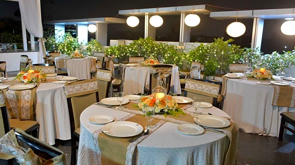 Rockland Hotel C R Park