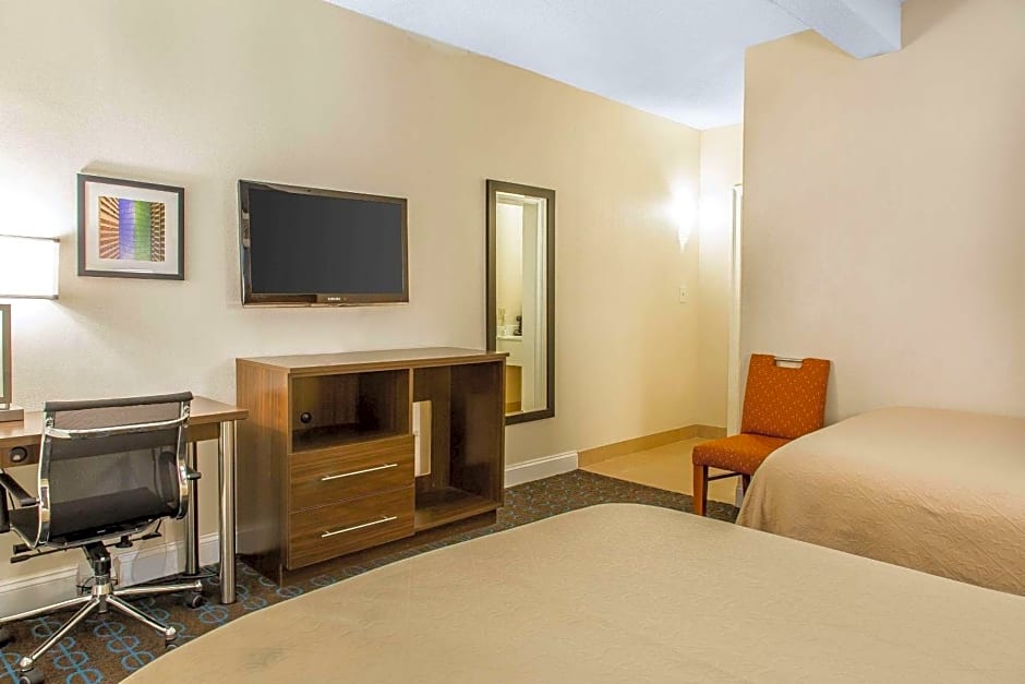 Quality Inn & Suites Middletown - Newport