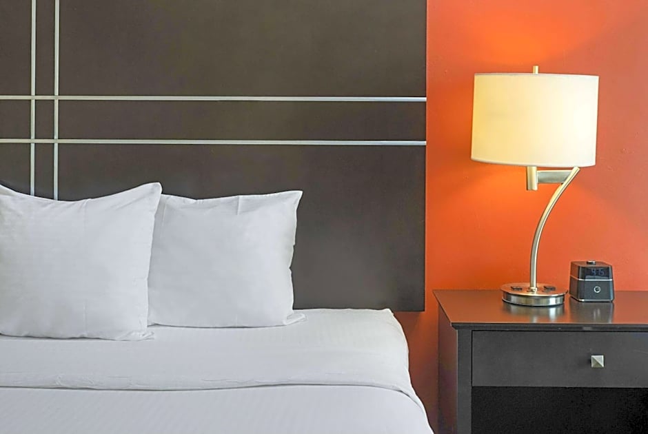La Quinta Inn & Suites by Wyndham Tucson Reid Park