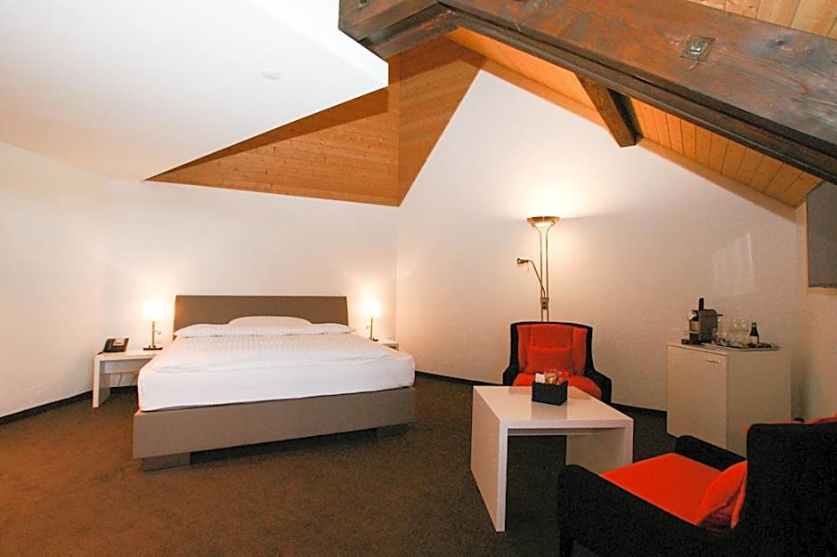 Photo 1 of 6 of Junior Suite, Garden View