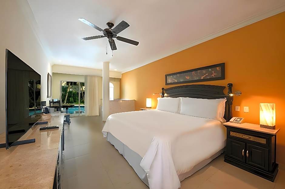 El Dorado Seaside Suites - Catamaran Cenote & More Inclusive- Adults Only