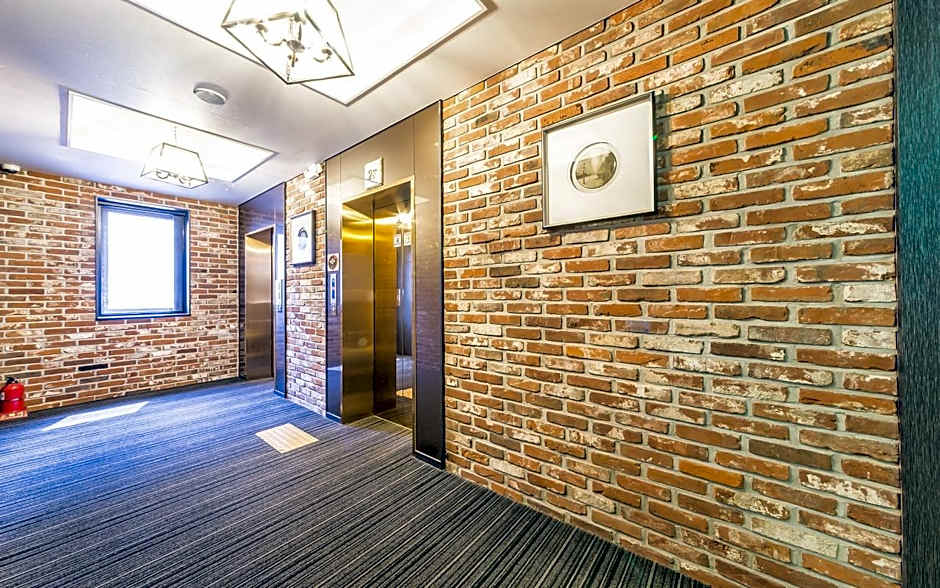 Brown Dot Gimpo Janggi Station Branch