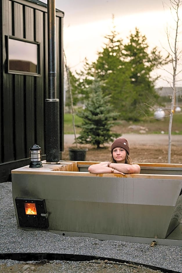Yellowstone Peaks Hotel
