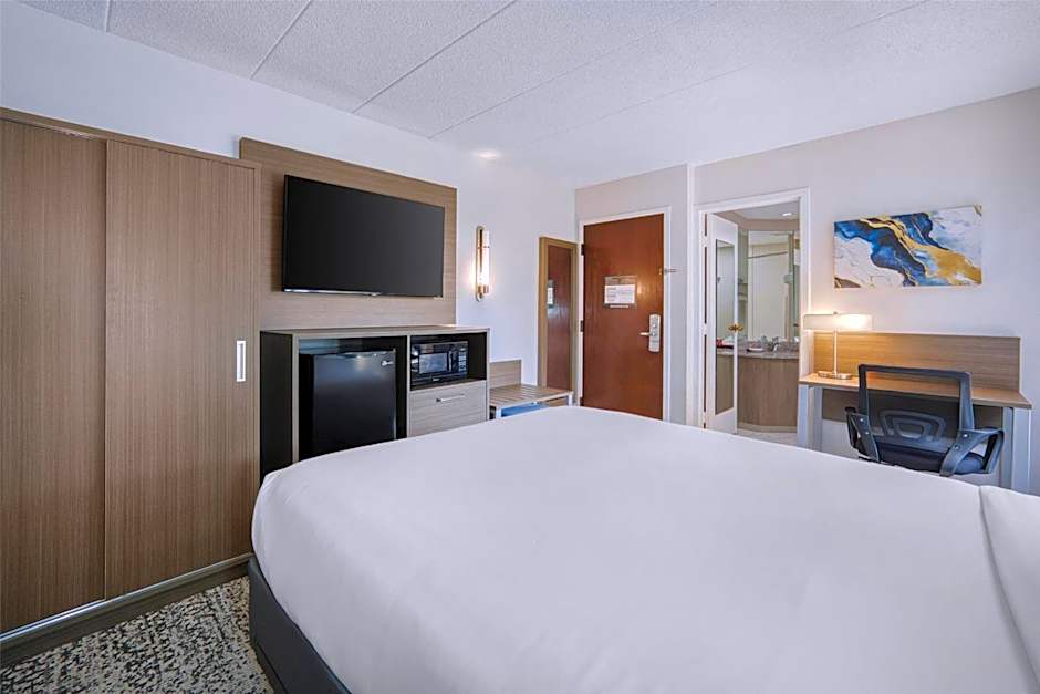SureStay Plus Hotel by Best Western Chicago Lombard