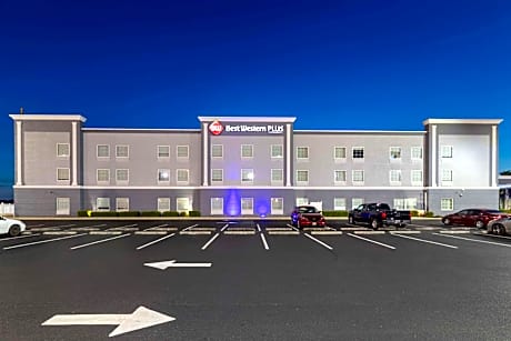 Best Western Plus Brunswick Inn & Suites