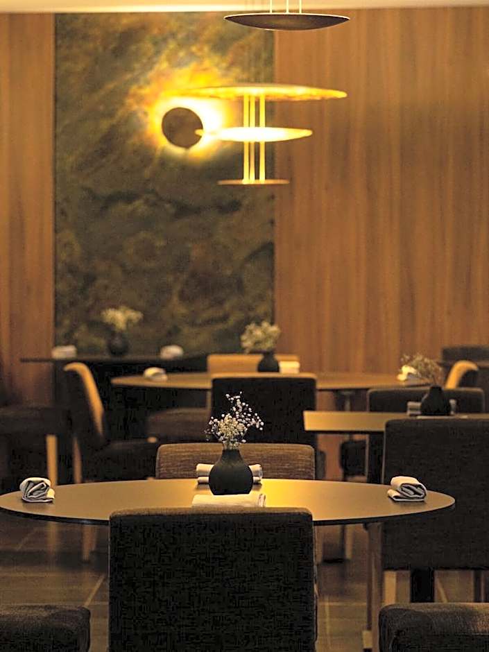 Demeures & Chateaux Auberge de la Tour - Hotel & Restaurants - Marcoles Auvergne