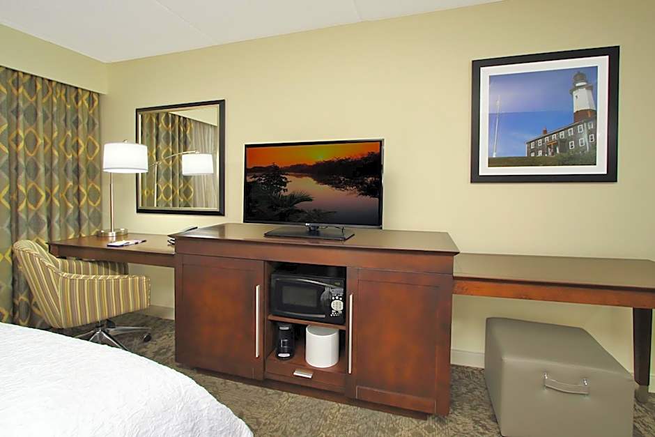 Hampton Inn By Hilton & Suites Rockville Centre, NY
