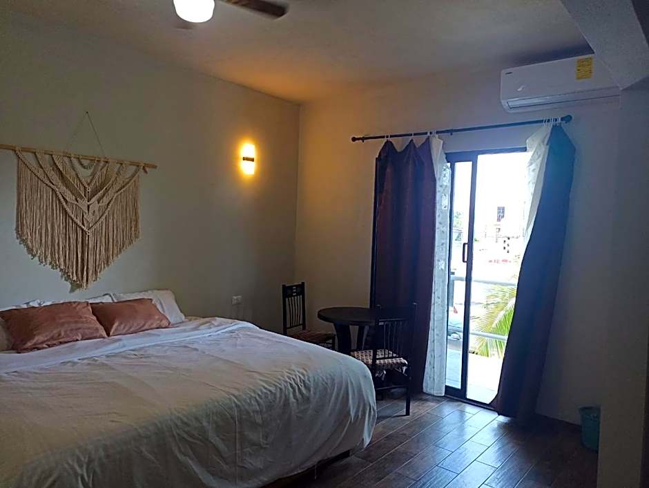Hotel & Hostal 230
