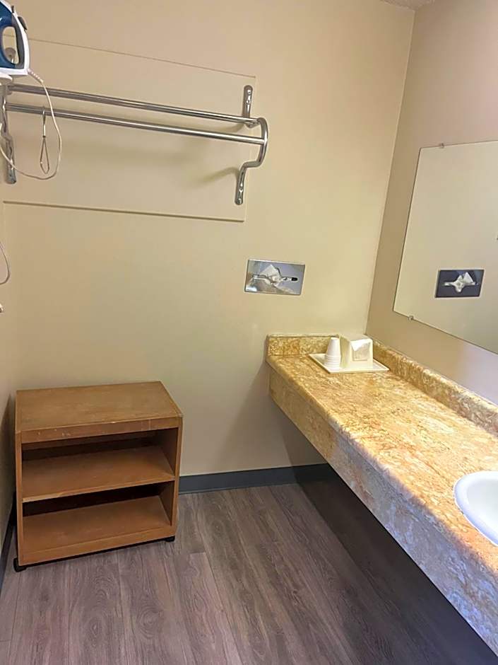 Western Inn Lakewood