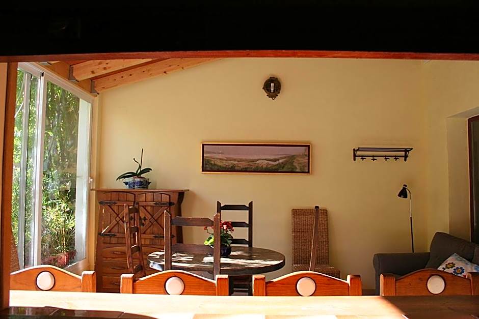 Casa Antiquary - Albergue Turístico