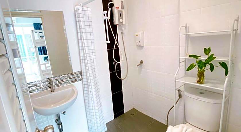 Khaolak Mind Home Hostel