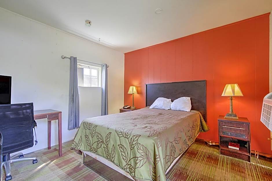OYO Palm Leaf Motel
