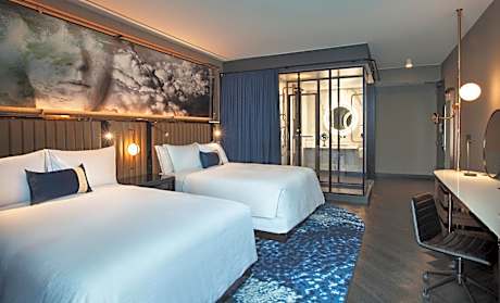 Room, 2 Queen Beds, City View