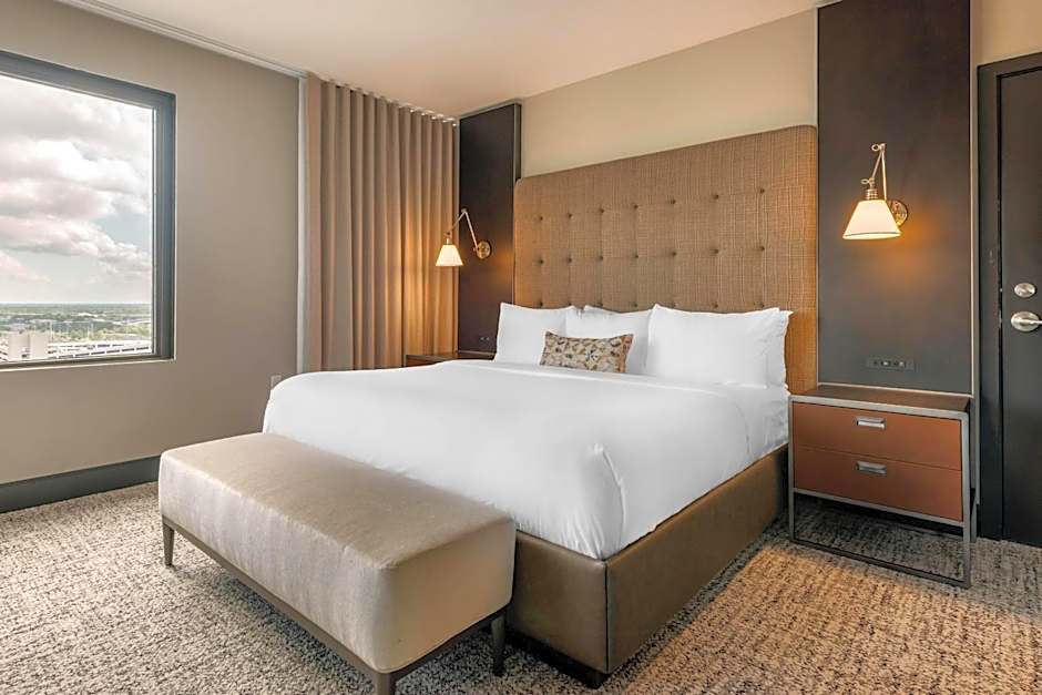 Cambria Hotel Houston Downtown Convention Center