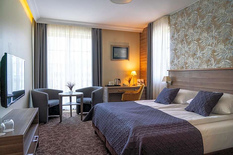 Korona Hotel