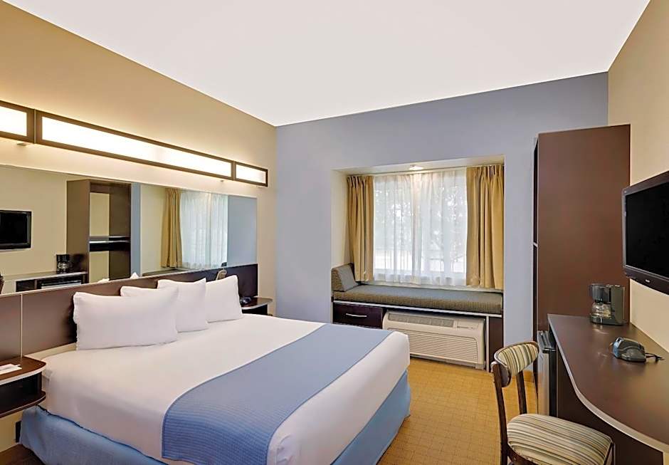 Microtel Inn & Suites by Wyndham Geneva