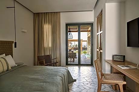 SIGNATURE SUITE POOL VIEW WITH PRIVATE POOL