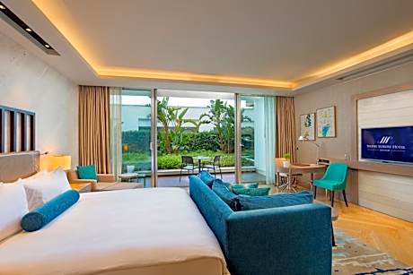 Deluxe King Room with Garden View
