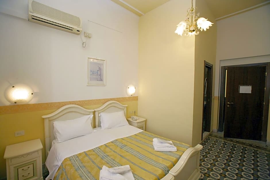 Hotel Desiree