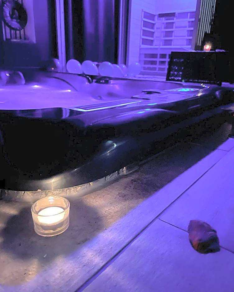 La suite Grenoble spa jacuzzi et sauna privatif