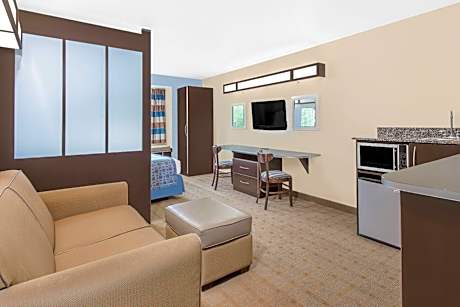Superior Queen Suite - Disability Access - Non-Smoking