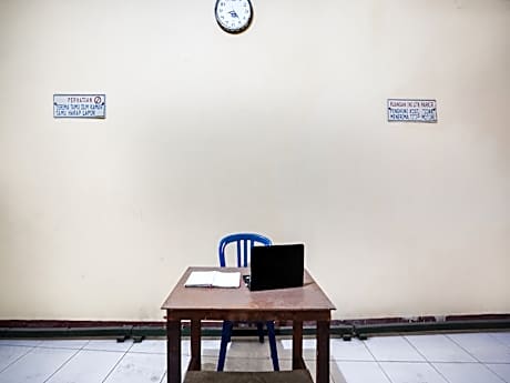 Spot On 91774 Kost Nusantara Sidoarjo