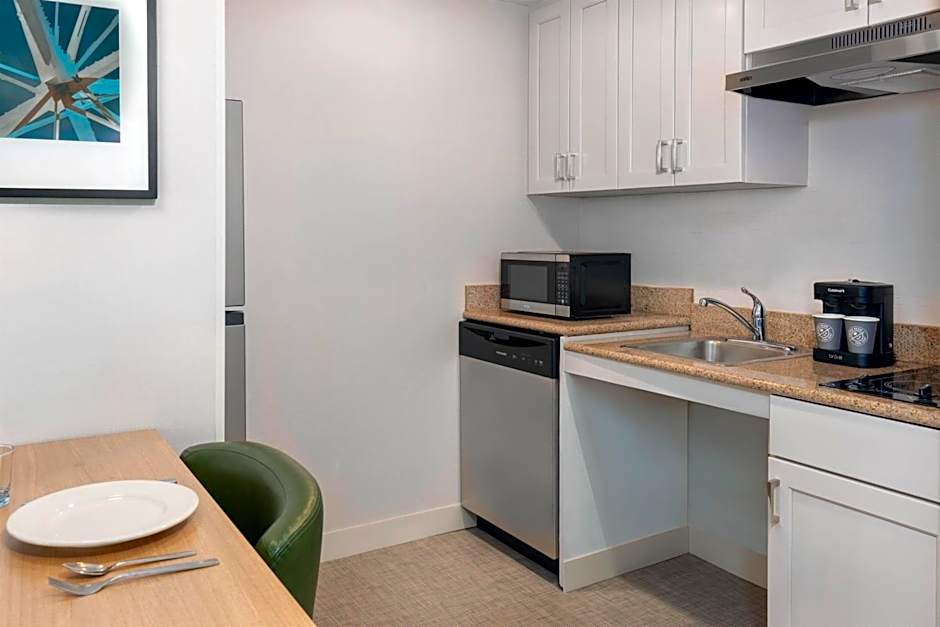Homewood Suites by Hilton Holyoke-Springfield/North
