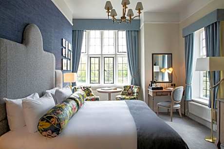 House Deluxe King Room with Garden View