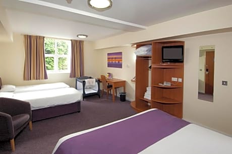 Classic Room with One Double Bed and Two Single Beds - Non-Smoking