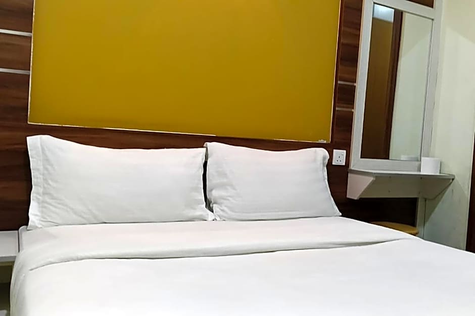 Golden Night Hotel