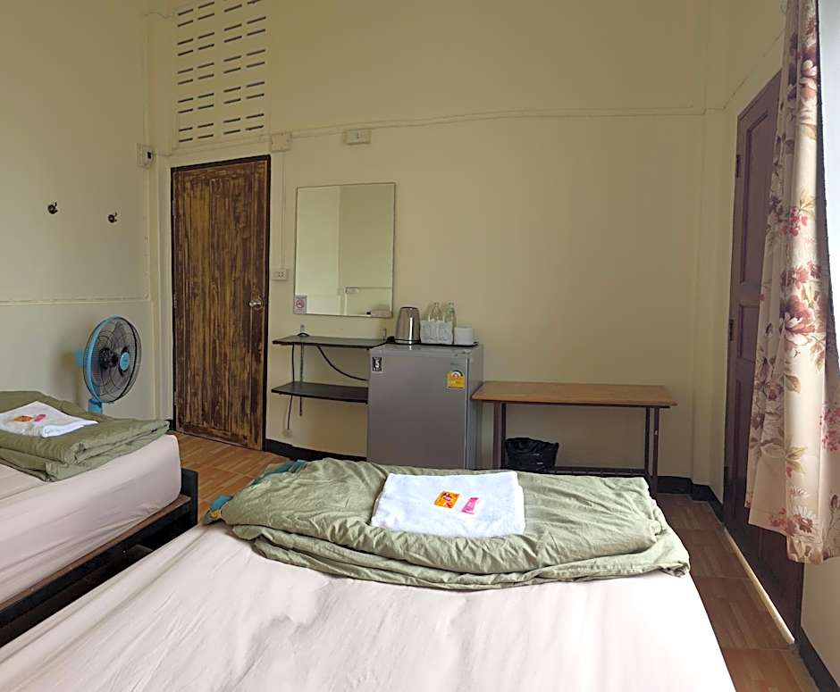 P.L.P Guesthouse - Mae Hong Son