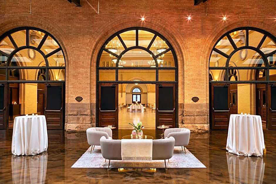 Renaissance by Marriott Minneapolis Hotel, The Depot