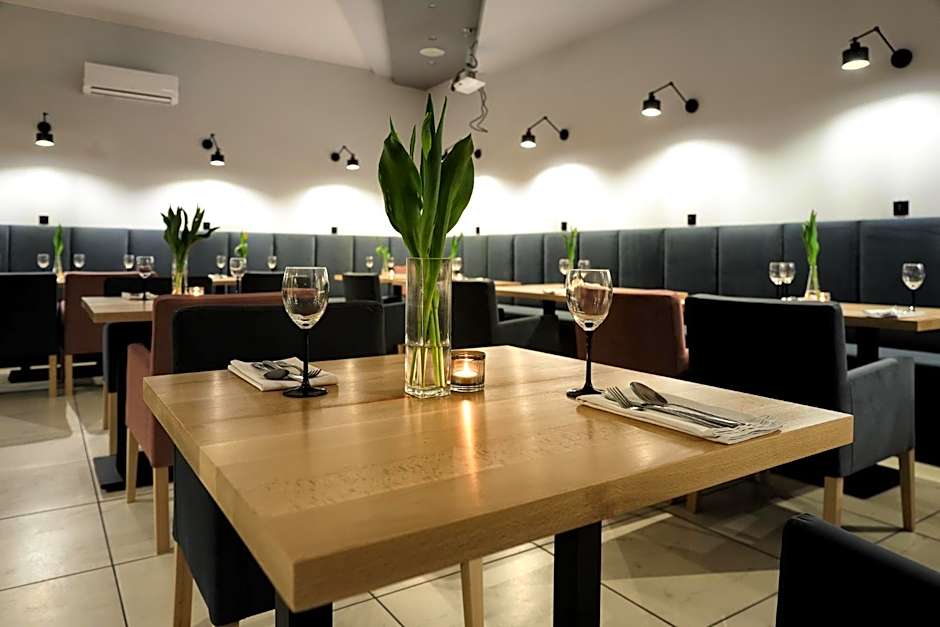 Dworek Różany Hotel & Restauracja