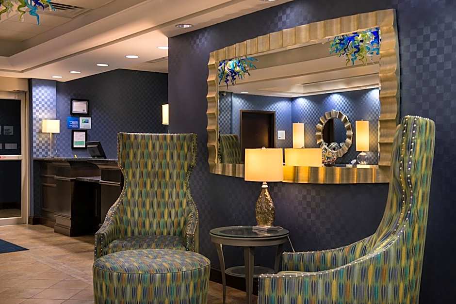 Holiday Inn Express and Suites Dickson City By IHG
