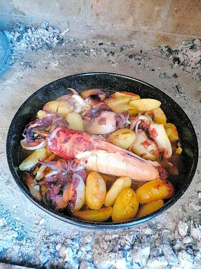 Apartments and pansion M&R