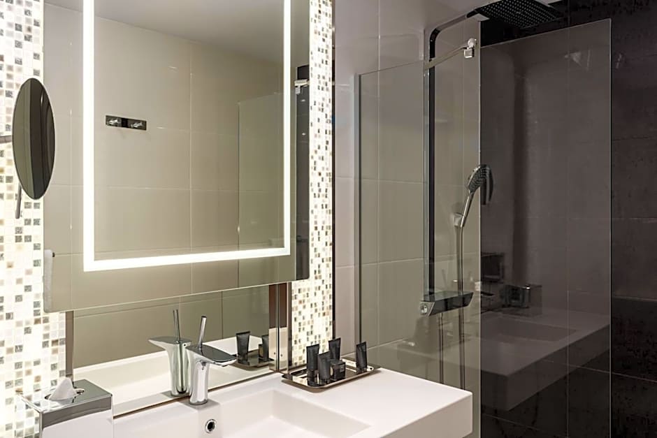 AC Hotel by Marriott Paris Porte Maillot