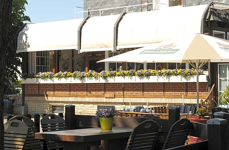 Alter Dorfkrug Am Kanal