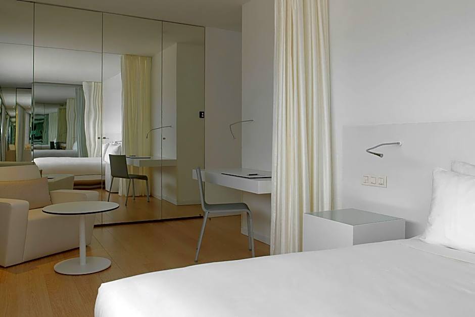 Renaissance by Marriott Barcelona Fira Hotel