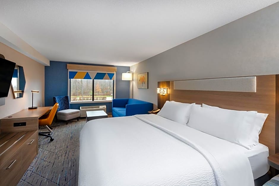 Holiday Inn Express Hotel & Suites Wadsworth