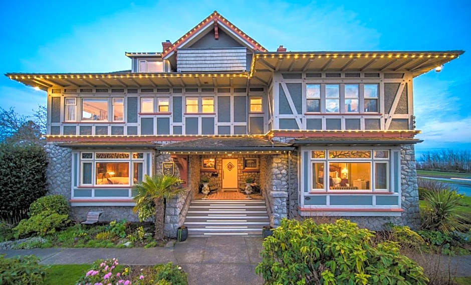 Dashwood Manor Seaside Bed & Breakfast