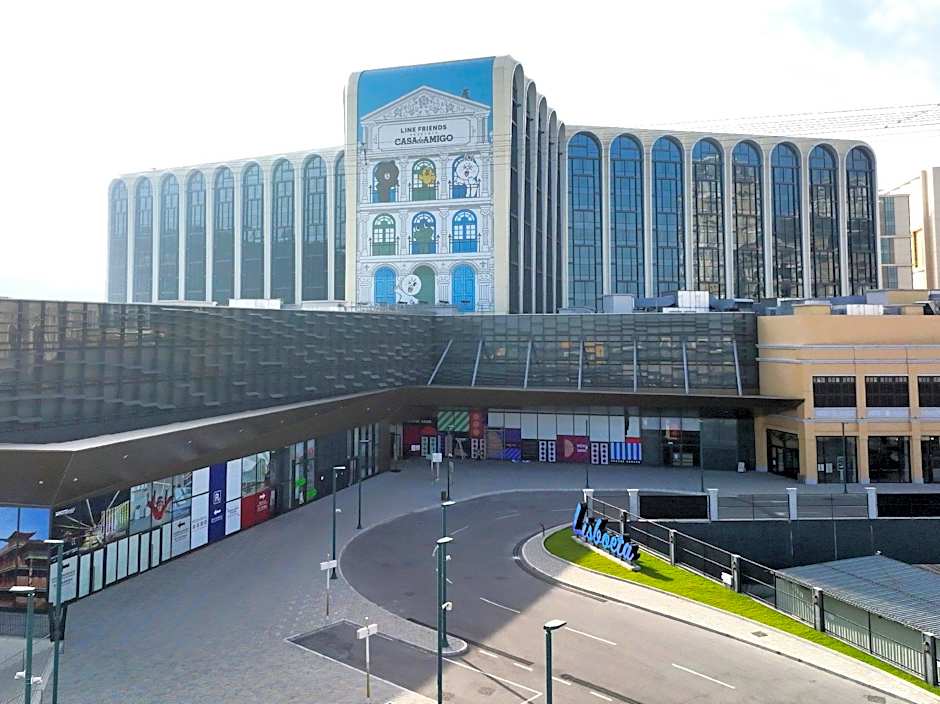 LINE FRIENDS PRESENTS CASA DE AMIGO