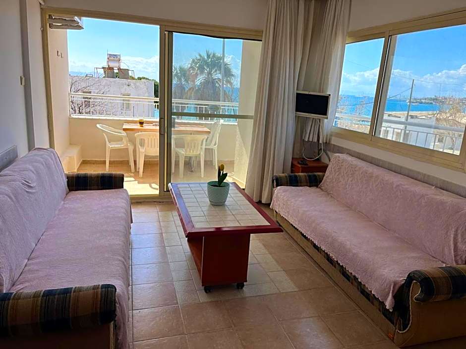 HOLIDAY APART 50 meters to BEACH, Sea view apartments
