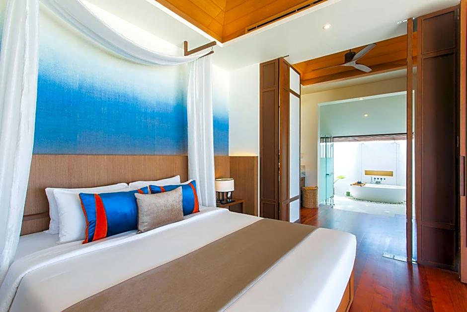 Photo 1 of 8 of Grand Suite, Beachfront