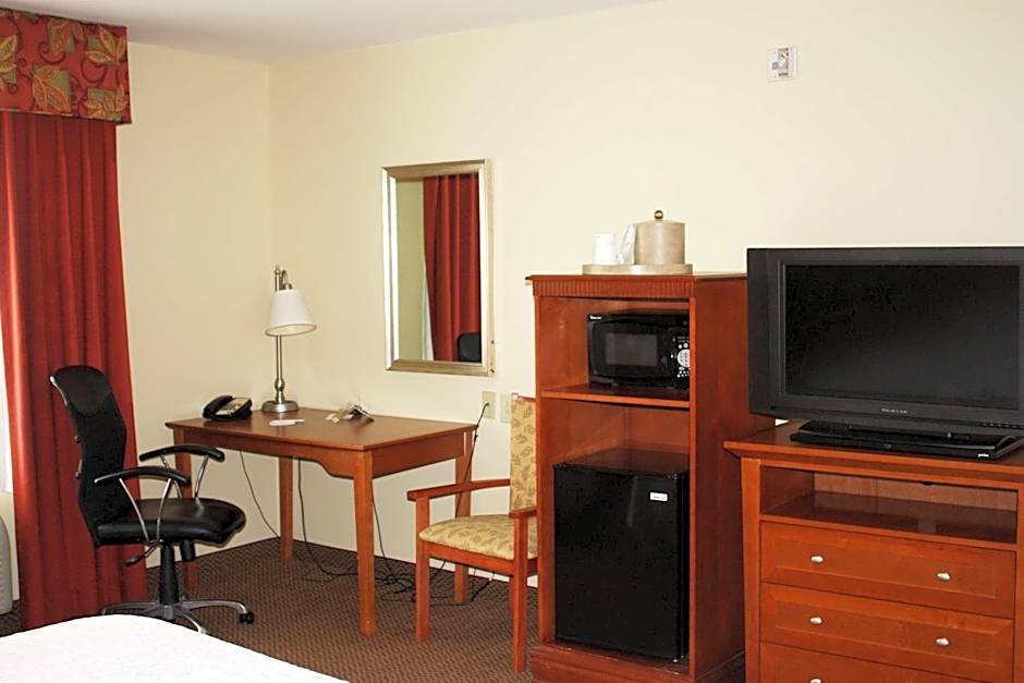 Hampton Inn By Hilton Clinton