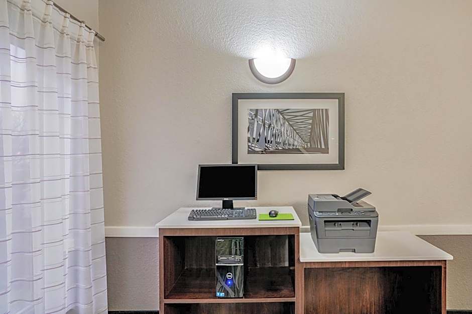 La Quinta Inn & Suites by Wyndham El Dorado