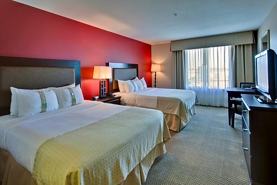 Holiday Inn Hotel & Suites Bakersfield By IHG