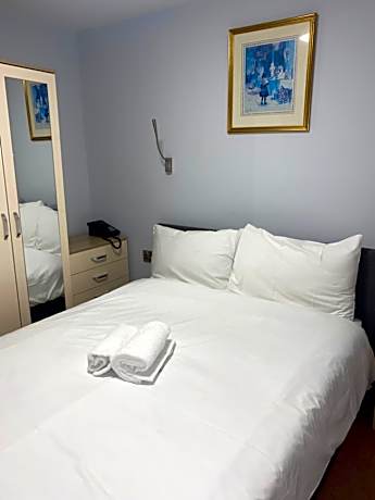 Deluxe Double Room with Shower
