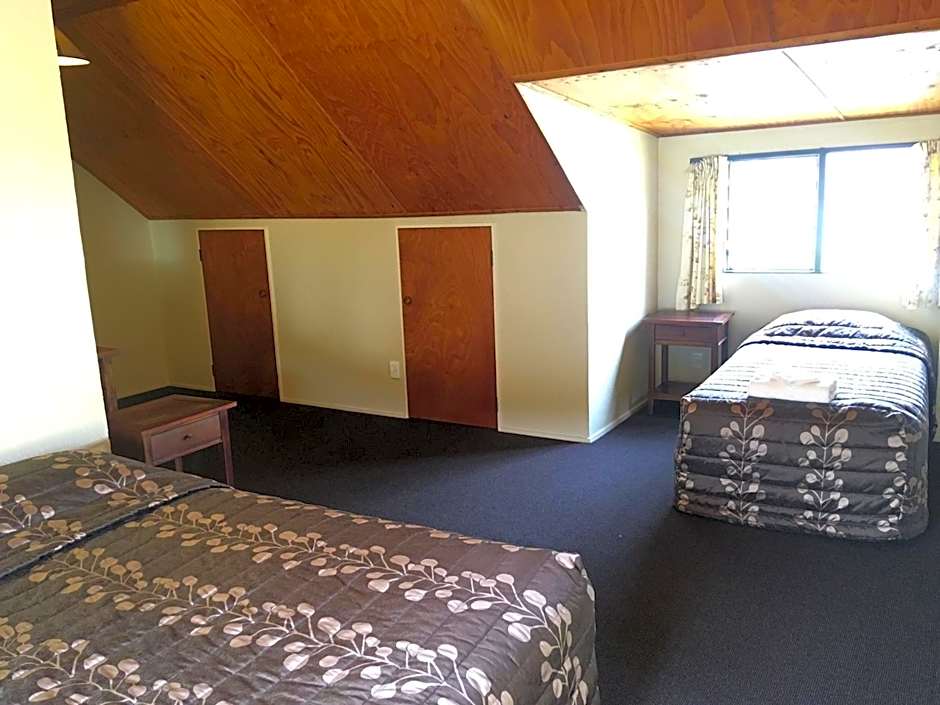 Woodlands Motels And Apartments