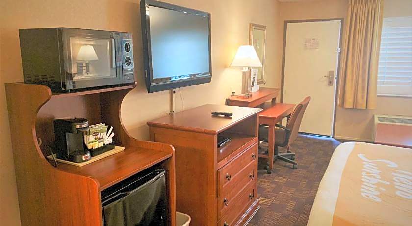 Days Inn by Wyndham Alhambra CA